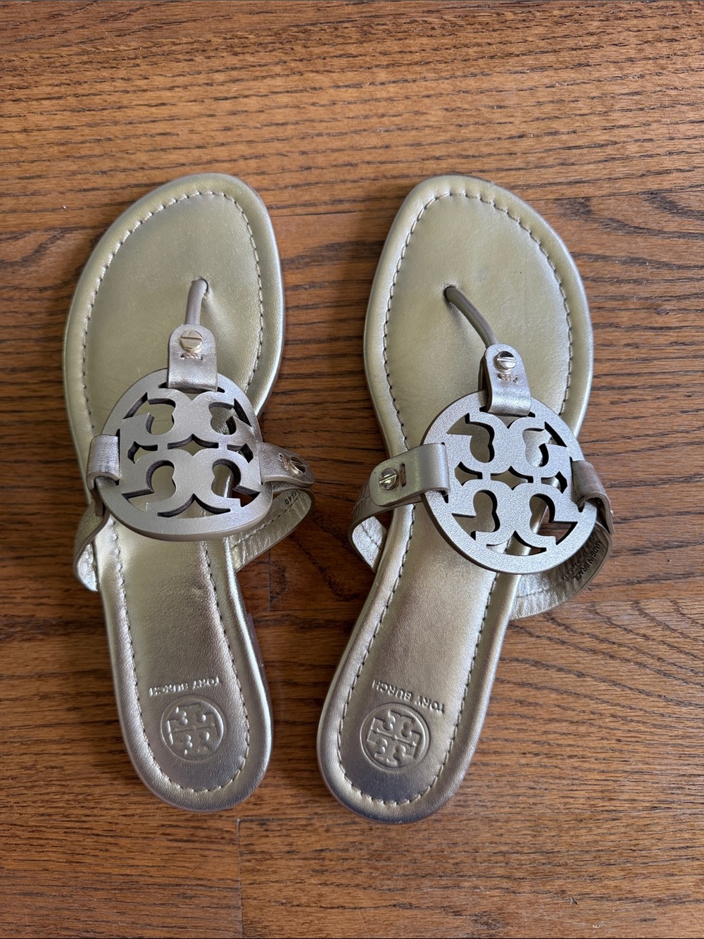 Tory Burch Metallic Gold Logo Thong Sandals - Picture 2 of 5